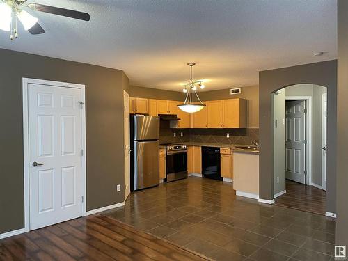 68 150 Edwards Drive, Edmonton, AB - Indoor Photo Showing Kitchen