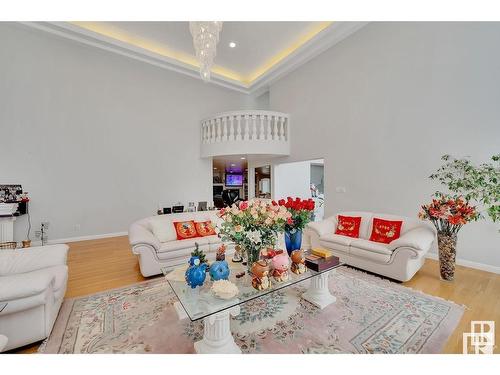 10812 5 Avenue, Edmonton, AB - Indoor Photo Showing Living Room