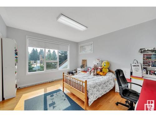 10812 5 Avenue, Edmonton, AB - Indoor Photo Showing Bedroom