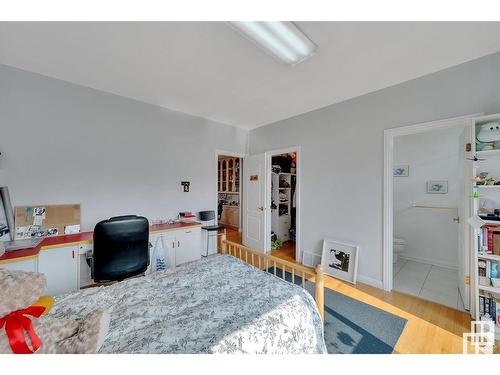 10812 5 Avenue, Edmonton, AB - Indoor Photo Showing Bedroom