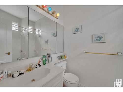 10812 5 Avenue, Edmonton, AB - Indoor Photo Showing Bathroom