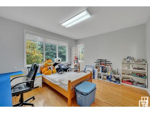 10812 5 Avenue, Edmonton, AB - Indoor Photo Showing Bedroom