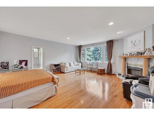 10812 5 Avenue, Edmonton, AB - Indoor Photo Showing Living Room With Fireplace