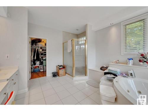 10812 5 Avenue, Edmonton, AB - Indoor Photo Showing Bathroom