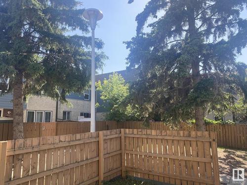 20 Willowdale Place, Edmonton, AB - Outdoor