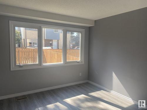 20 Willowdale Place, Edmonton, AB - Indoor Photo Showing Other Room