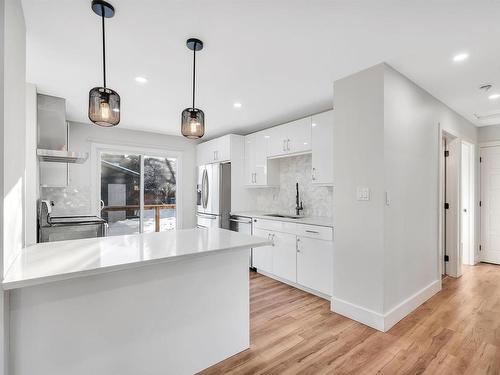 9907 170 Avenue, Edmonton, AB - Indoor Photo Showing Kitchen With Upgraded Kitchen