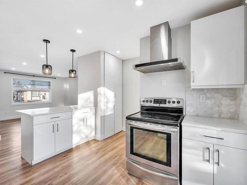 9907 170 Avenue, Edmonton, AB - Indoor Photo Showing Kitchen With Upgraded Kitchen