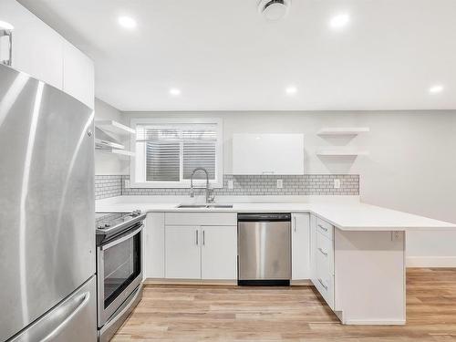 9907 170 Avenue, Edmonton, AB - Indoor Photo Showing Kitchen With Upgraded Kitchen