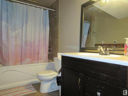 303 57312 Range Road 25, Rural Barrhead County, AB - Indoor Photo Showing Bathroom