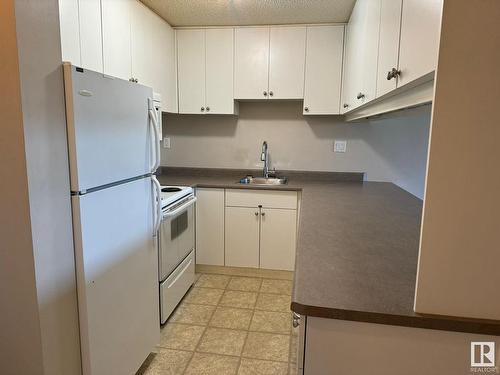 307 2628 Millwoods Road, Edmonton, AB - Indoor Photo Showing Kitchen