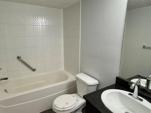 217 274 Mcconachie Drive, Edmonton, AB - Indoor Photo Showing Bathroom