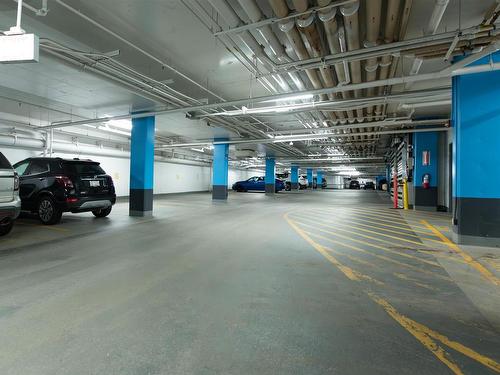 306 71 Festival Way, Sherwood Park, AB - Indoor Photo Showing Garage