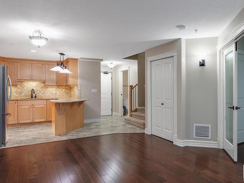 224 10142 111 Street, Edmonton, AB - Indoor Photo Showing Kitchen