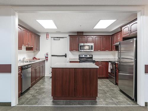 224 10142 111 Street, Edmonton, AB - Indoor Photo Showing Kitchen