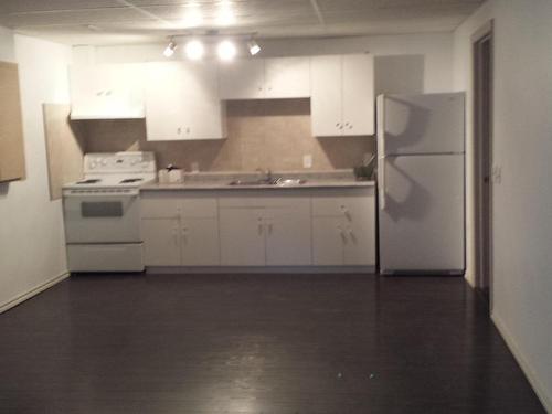 14018 159A Avenue, Edmonton, AB - Indoor Photo Showing Kitchen