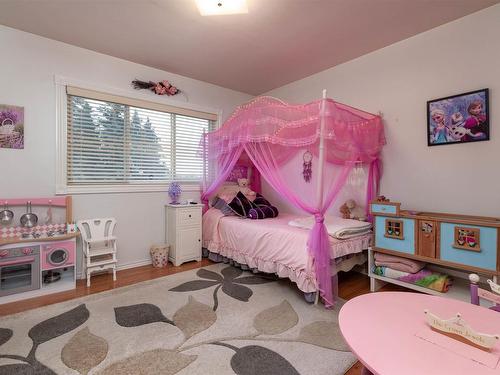 325 52306 Rge Road 212, Rural Strathcona County, AB - Indoor Photo Showing Bedroom