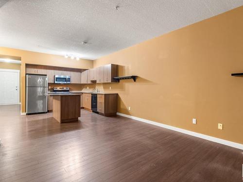 514 10518 113 Street, Edmonton, AB - Indoor Photo Showing Kitchen