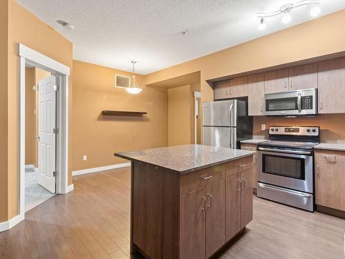 514 10518 113 Street, Edmonton, AB - Indoor Photo Showing Kitchen