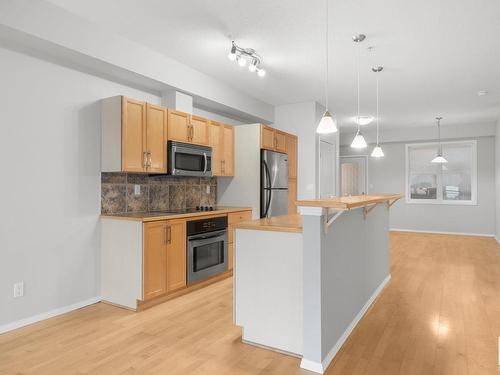 307 10503 98 Avenue, Edmonton, AB - Indoor Photo Showing Kitchen