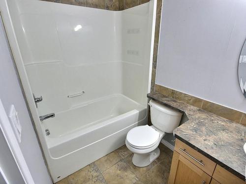 229 300 Spruce Ridge Road, Spruce Grove, AB - Indoor Photo Showing Bathroom