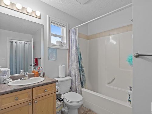 29 12050 17 Avenue, Edmonton, AB - Indoor Photo Showing Bathroom