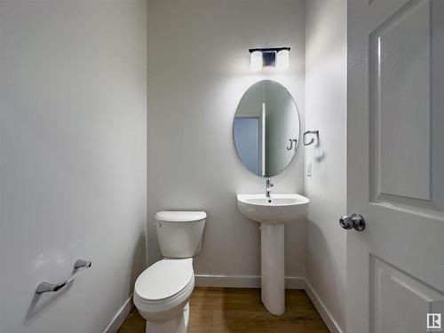 9712 Carson Place, Edmonton, AB - Indoor Photo Showing Bathroom