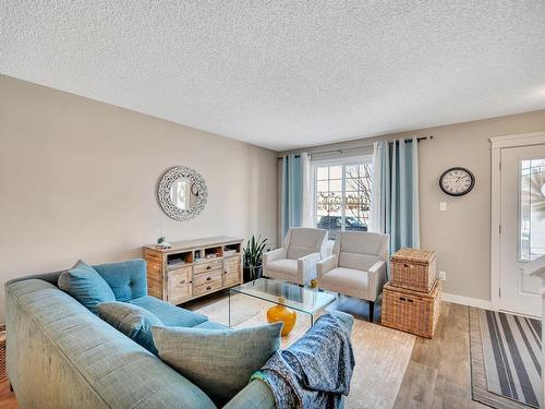 224 Allard Way, Fort Saskatchewan, AB - Indoor Photo Showing Living Room