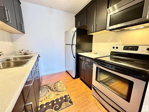 37 8735 165 Street, Edmonton, AB - Indoor Photo Showing Kitchen With Stainless Steel Kitchen With Double Sink With Upgraded Kitchen