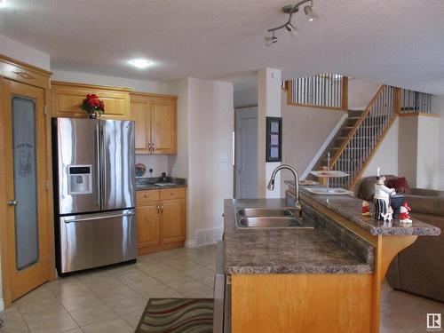 11904 175 Avenue Nw, Edmonton, AB - Indoor Photo Showing Kitchen With Double Sink