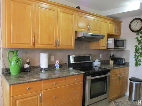 11904 175 Avenue Nw, Edmonton, AB - Indoor Photo Showing Kitchen