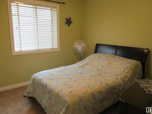 11904 175 Avenue Nw, Edmonton, AB - Indoor Photo Showing Bedroom