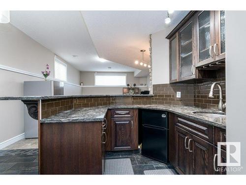 17512 110 Street, Edmonton, AB - Indoor Photo Showing Kitchen