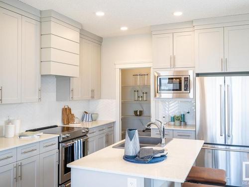 3117 Dixon Landing, Edmonton, AB - Indoor Photo Showing Kitchen With Upgraded Kitchen