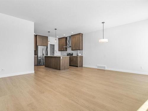 4736 Cawsey Terrace, Edmonton, AB - Indoor Photo Showing Kitchen