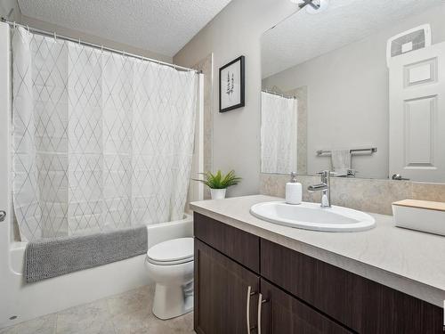 3420 Abbott Way, Edmonton, AB - Indoor Photo Showing Bathroom