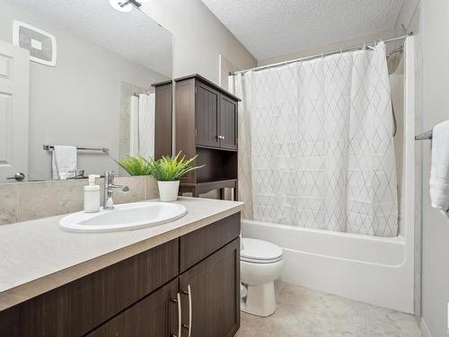 3420 Abbott Way, Edmonton, AB - Indoor Photo Showing Bathroom