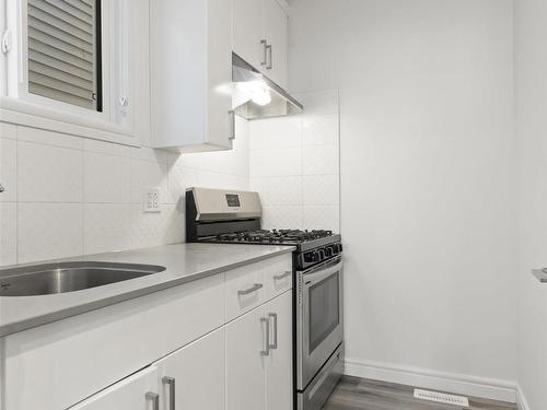 1635 16 St, Edmonton, AB - Indoor Photo Showing Kitchen