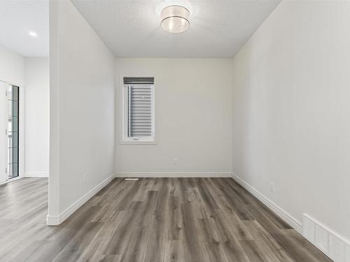 1635 16 St, Edmonton, AB - Indoor Photo Showing Other Room