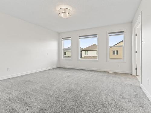 1635 16 St, Edmonton, AB - Indoor Photo Showing Other Room