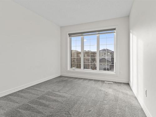 1635 16 St, Edmonton, AB - Indoor Photo Showing Other Room