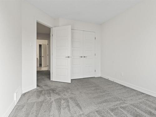 1635 16 St, Edmonton, AB - Indoor Photo Showing Other Room