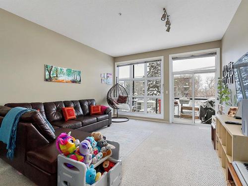 407 8619 111 Street, Edmonton, AB - Indoor Photo Showing Living Room