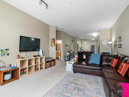 407 8619 111 Street, Edmonton, AB - Indoor Photo Showing Living Room