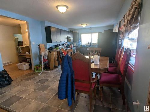 525 5 Street, Rural Lac Ste. Anne County, AB - Indoor Photo Showing Dining Room