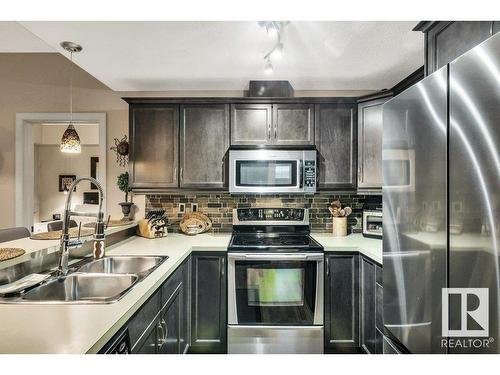 34 2565 Hanna Crescent, Edmonton, AB - Indoor Photo Showing Kitchen With Double Sink With Upgraded Kitchen