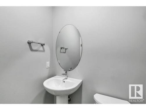 4787 Kinney Road, Edmonton, AB - Indoor Photo Showing Bathroom