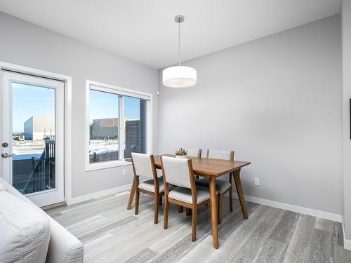 100 Kingsbury Circle, Spruce Grove, AB - Indoor Photo Showing Dining Room