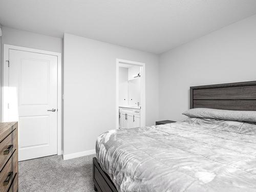 100 Kingsbury Circle, Spruce Grove, AB - Indoor Photo Showing Bedroom