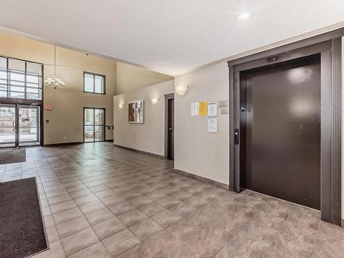 5116 7335 South Terwillegar Drive, Edmonton, AB - Indoor Photo Showing Other Room